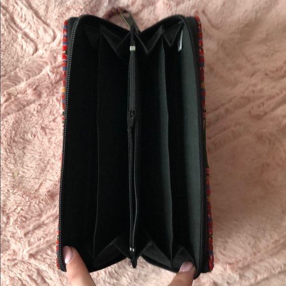 Patterned wallet - Picture 2 of 3